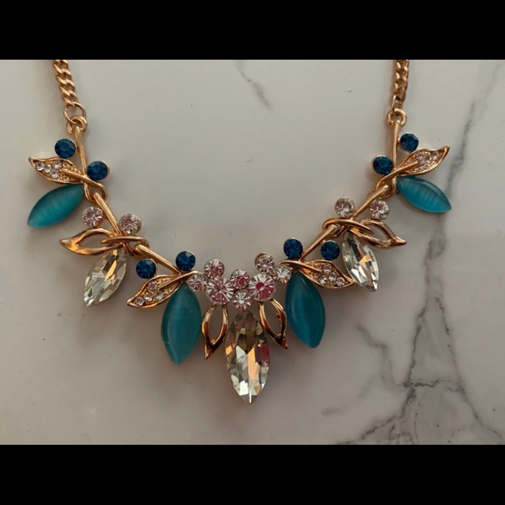 Beautiful Leaf Necklace